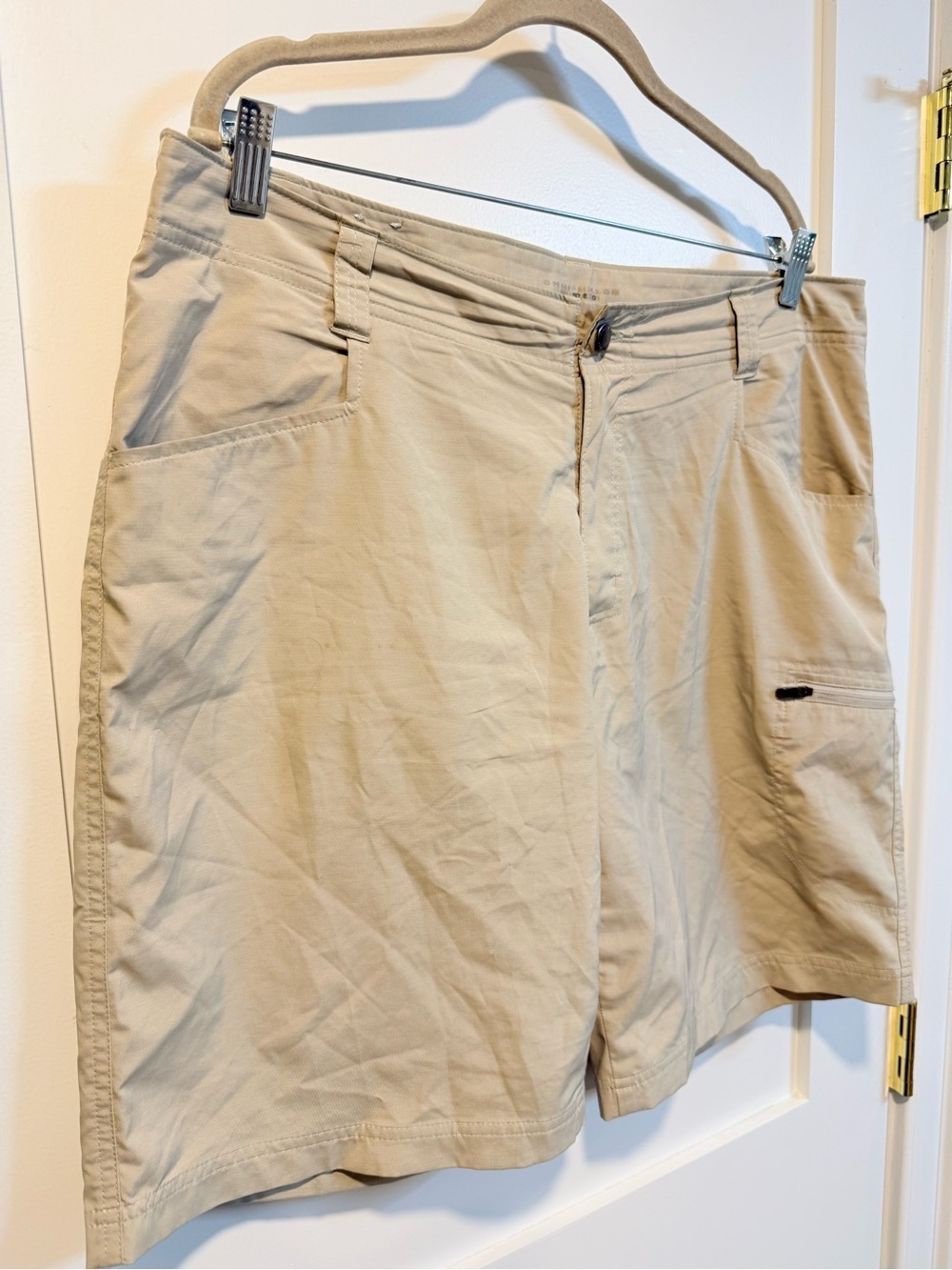 Columbia Men’s Khaki Silver Ridge Shorts - Size 36Wx10L - Picture 3 of 8